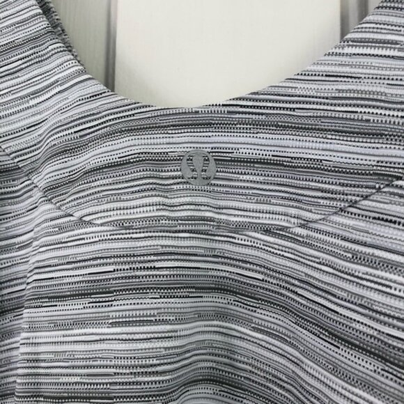 Lululemon scoop neck tank - Picture 4 of 5